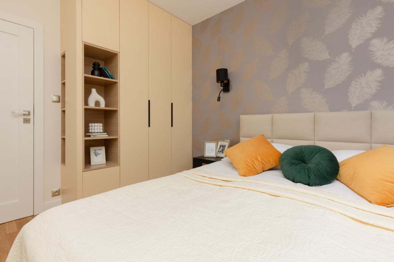 Deluxe Apartment Wronia 45 With Ac, Parking & Balcony By Renters Prestige Warsaw Exterior photo
